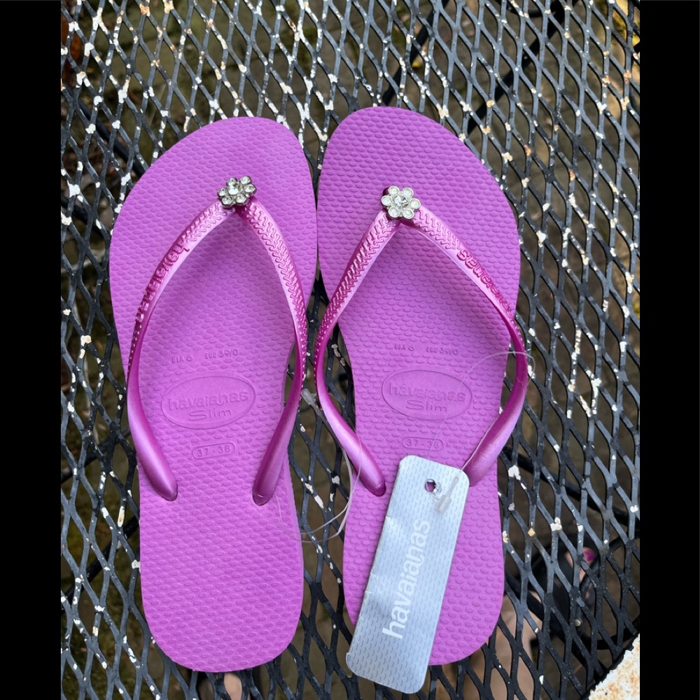 Havaianas pink special collection handcrafted crystals forming a flower-NWT
